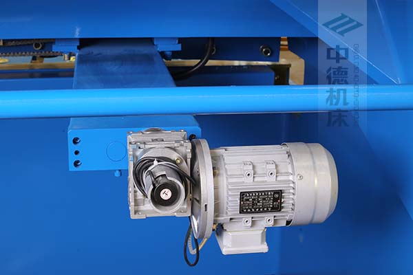 ZDS-2032后擋料AC電機(jī)與減速器一體，故障少，速度快.jpg