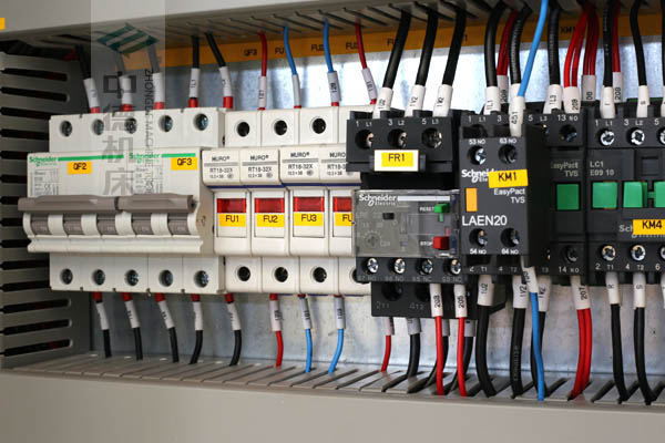 ZDPE8025采用法國進口正品施耐德元氣件，穩(wěn)定耐用壽命長.jpg
